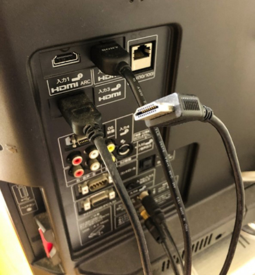 HDMIケーブルでテレビに接続